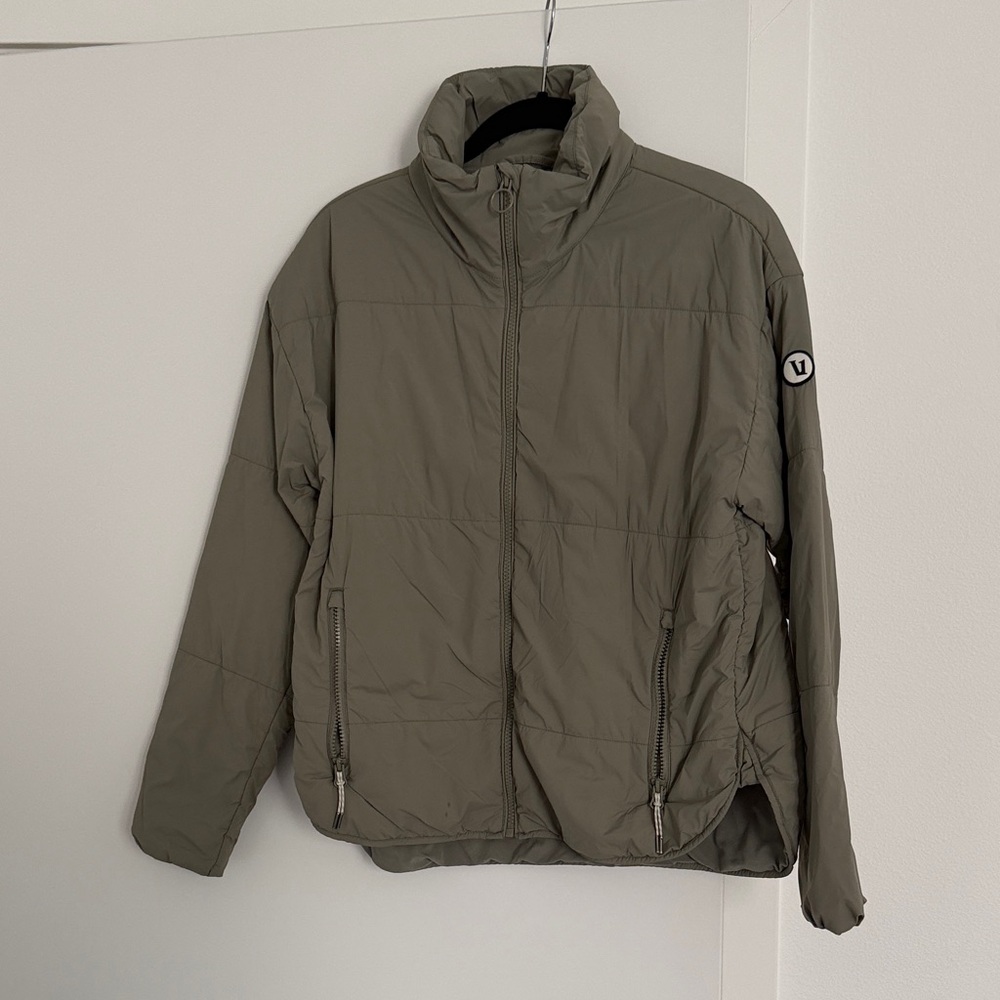Vuori Women’s Canyon Insulated Jacket Olive Green Puffer Jacket